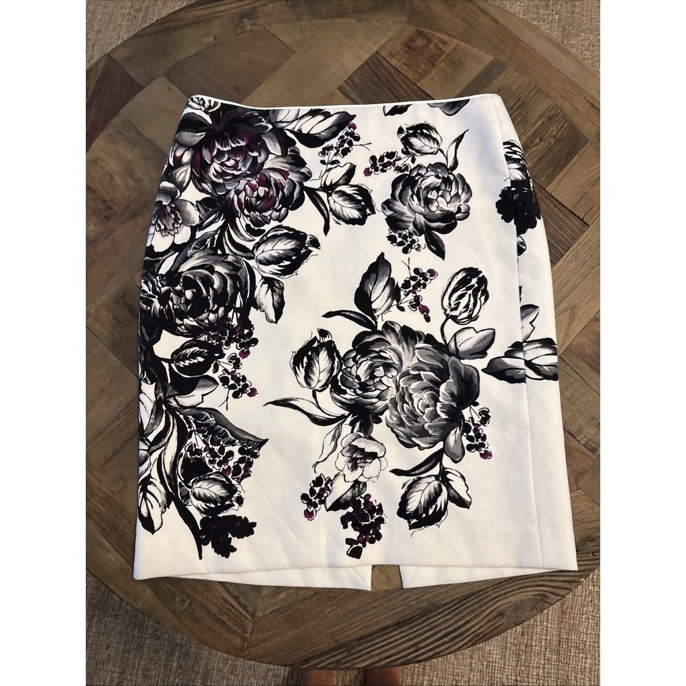 White House Black Market Sz 12 White Black Floral Lined Stretch Skirt